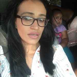 Meet your Posher, Cinthia